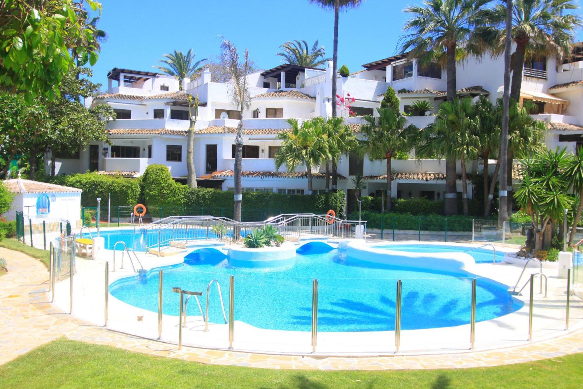 1108 Beachfront 2 Apartments With Roofterrace 80Mtrgt Beach 3 Pools Marbella Exteriör bild
